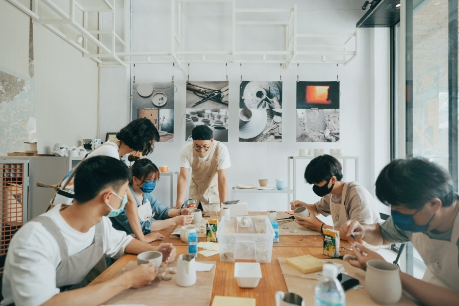 位於新太源藝術工坊《產地開放日》，藉由工廠開放見學與多樣化的主題體驗，認識鶯歌陶瓷產業與陶廠日常